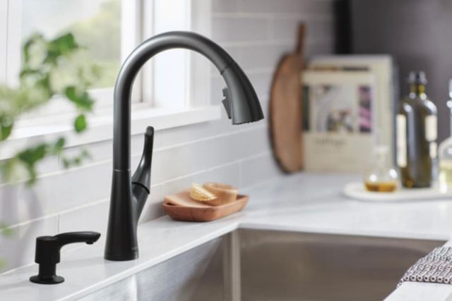 Peerless Parkwood® Chrome Single Handle Pull-Down Kitchen Faucet-2