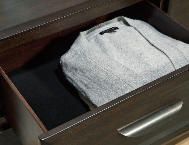 Benchcraft® Vanmore Dark Brown Dresser with Mirror-5