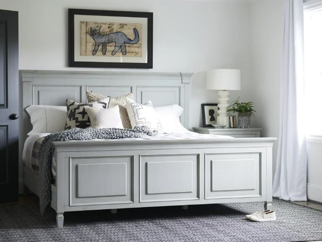 Universal Explore Home™ Summer Hill French Gray Queen Panel Bed-1