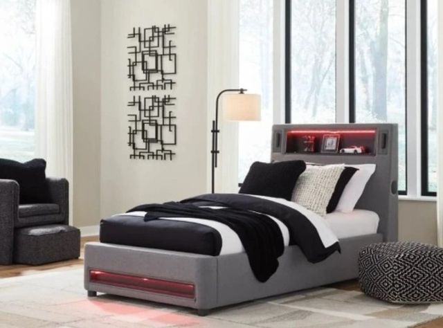 Signature Design by Ashley® Cayberry Gray Full Upholstered Panel Bed-1