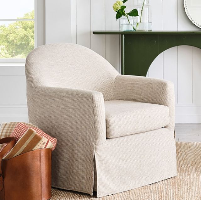 Best® Home Furnishings Customizable Erin & Ben Co. Meg Swivel Chair-4