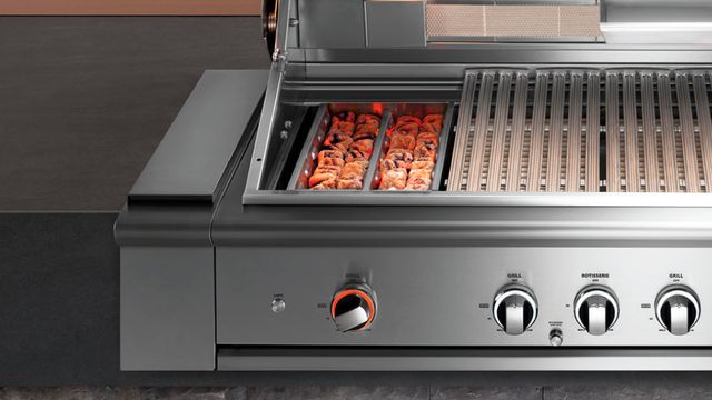 Close view of a DCS series 9 grill Close view of a DCS series 9 grill