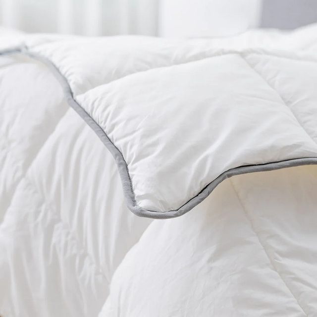 Hush King Microgravity Duvet-1