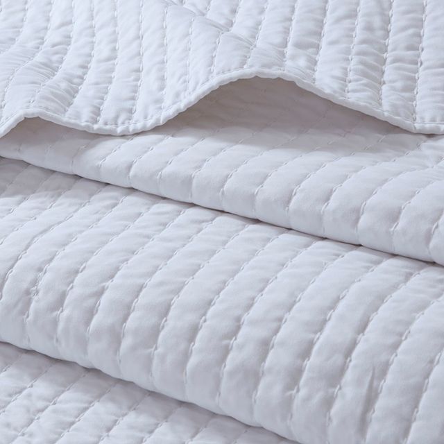Olliix by Madison Park White Twin/Twin XL Keaton Reversible Coverlet Set-2