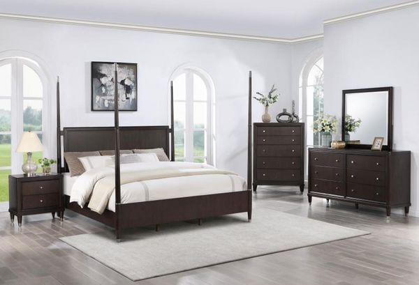 Coaster Emberlyn 5-Piece Brown Queen Bedroom Set