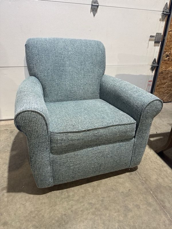 Clearance Craftmaster® Customizable Craftmaster Essentials Tight Back Swivel Chair-0