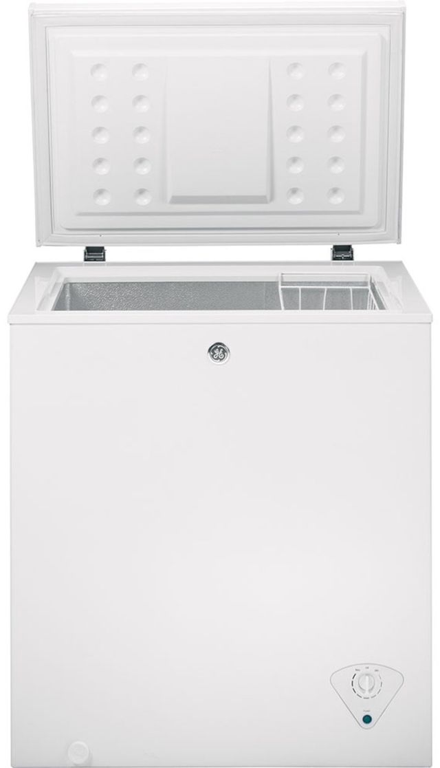 GE® 30" 5 Cu. Ft. White Chest Freezer-2