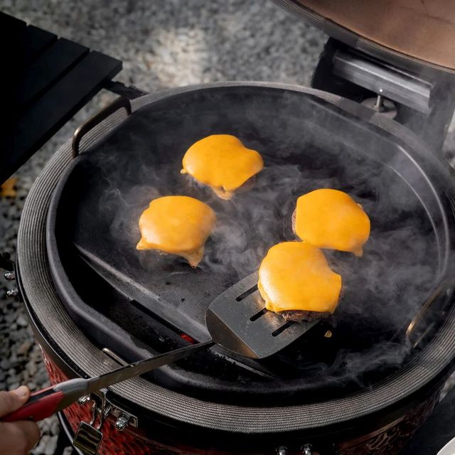 Kamado Joe® Karbon Steel™ Griddle-2
