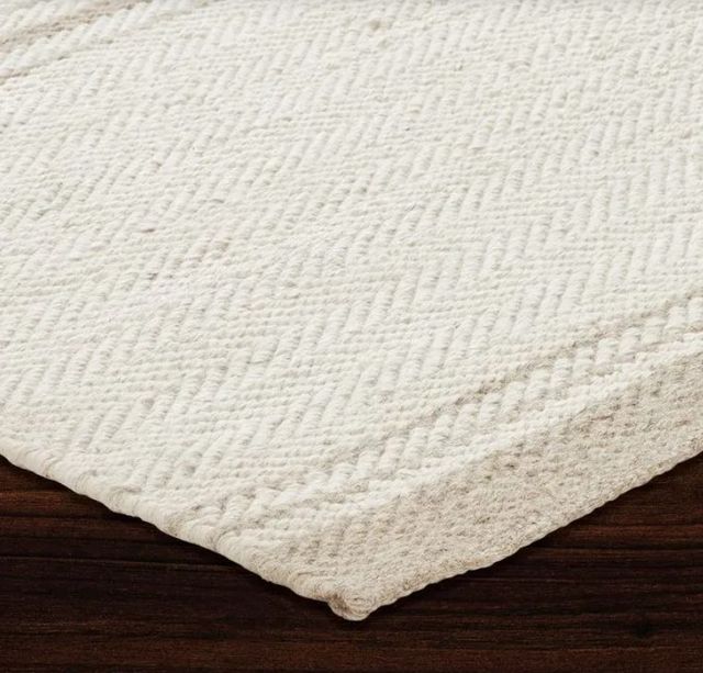 Renwil® Alice 1'x1' Throw Rug-2