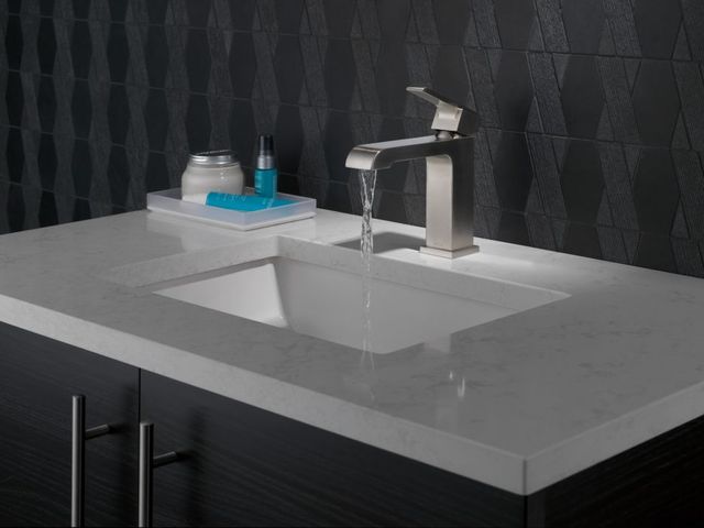 Delta Ara® Stainless Single Handle Bathroom Faucet with Drain-2