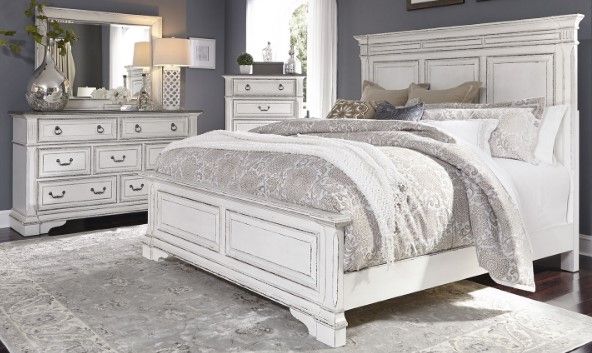 Liberty Furniture Abbey Park 4-Piece Antique White King Panel Bed Set ...
