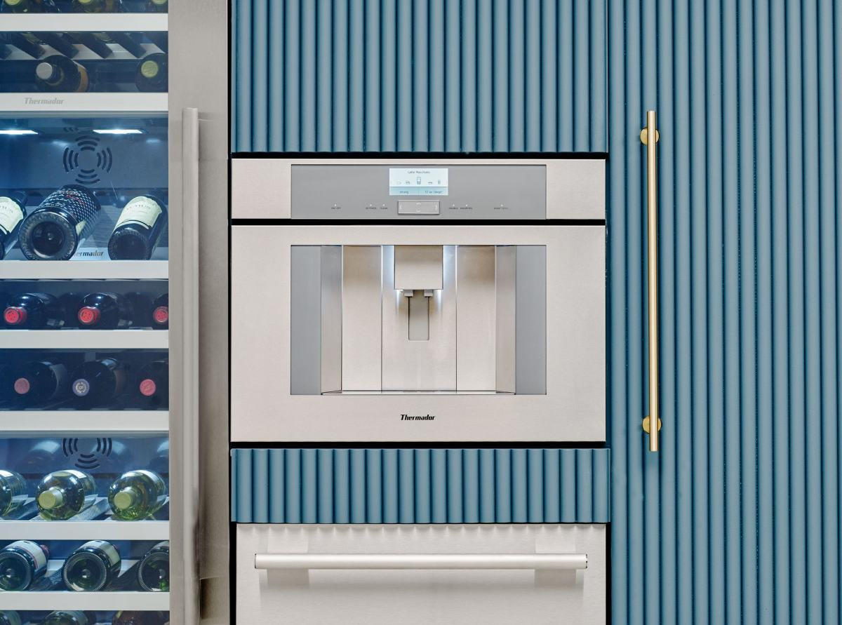 Thermador Masterpiece 24" Built In Coffee Machine - Thumbnail 3