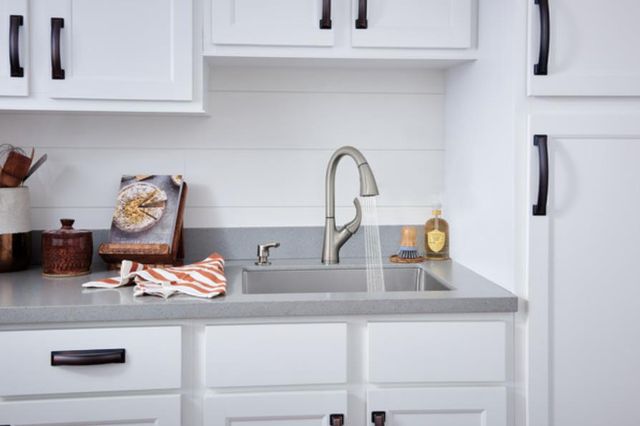 Peerless Parkwood® Stainless Single Handle Pull-Down Kitchen Faucet-2