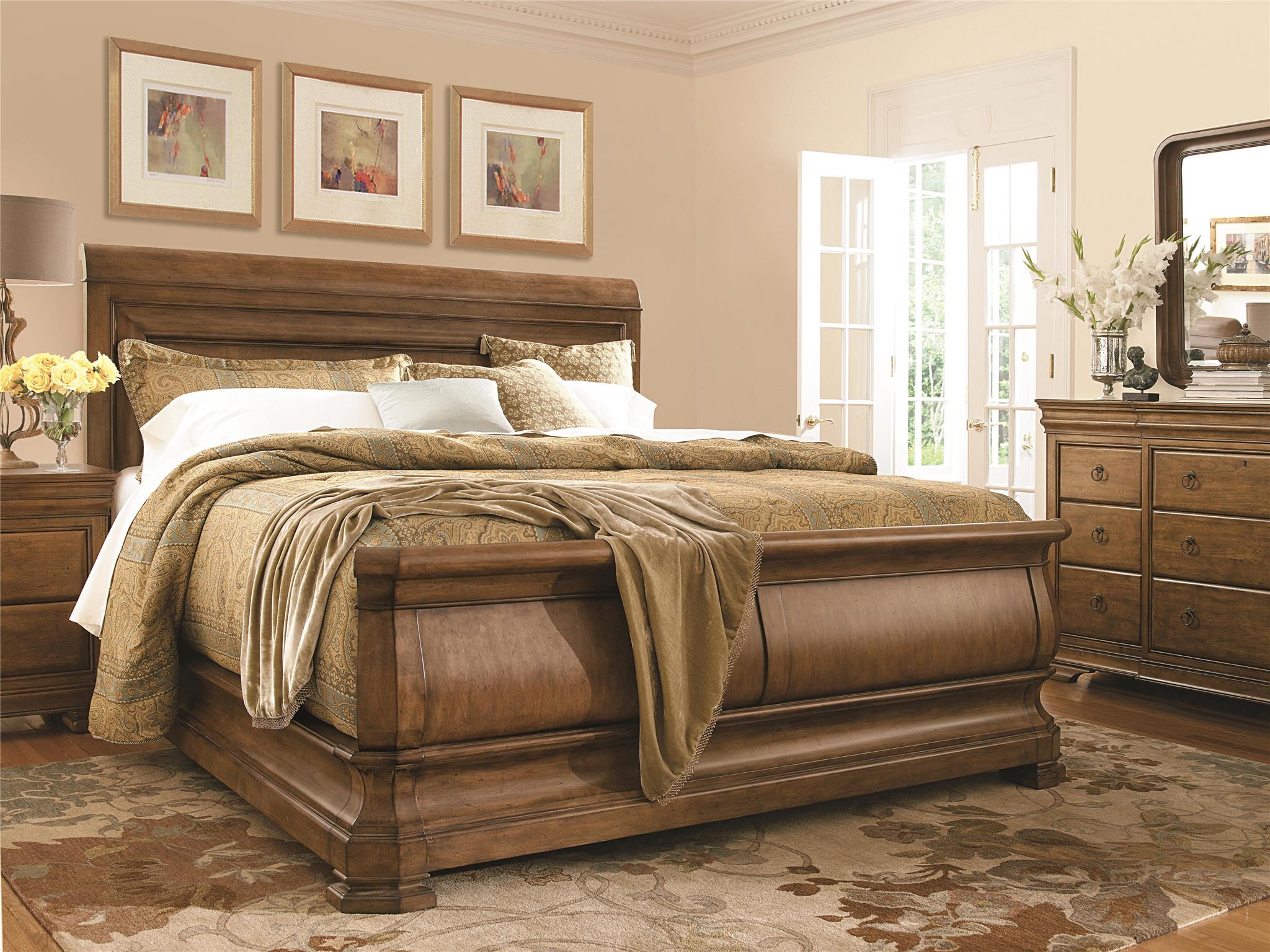 Universal Explore Home™ New Lou Cognac Louie P's King Sleigh