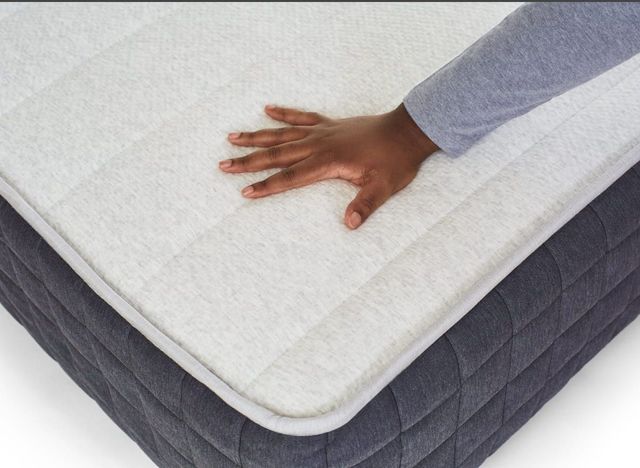 Helix Sleep Plus 11.5" Hybrid Medium-Firm Tight Top Queen Mattress in a Box with GlacioTex™ Cooling Cover-1