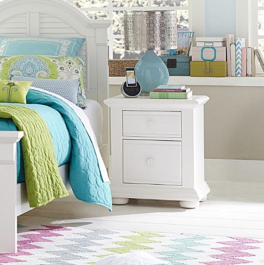 Liberty Furniture Summer House Oyster White Youth Nightstand-1