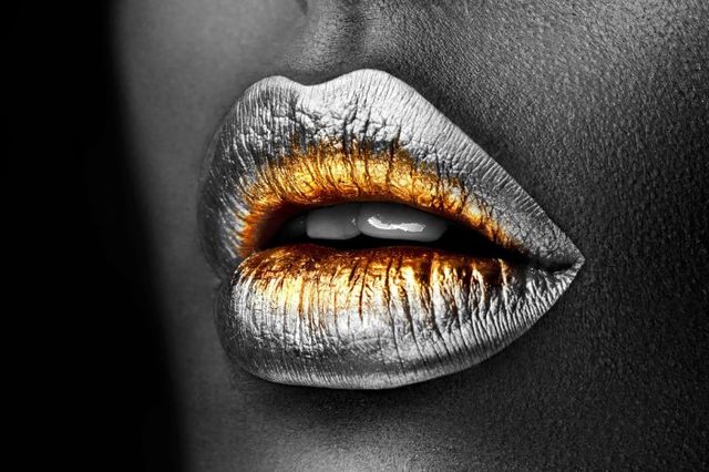 Classy Art Golden Lips Wall Art-1