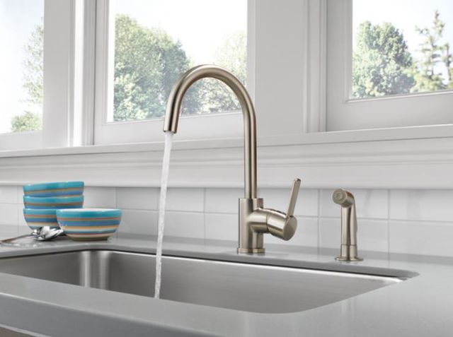 Peerless Precept® Stainless Single Handle Kitchen Faucet with Spray-4