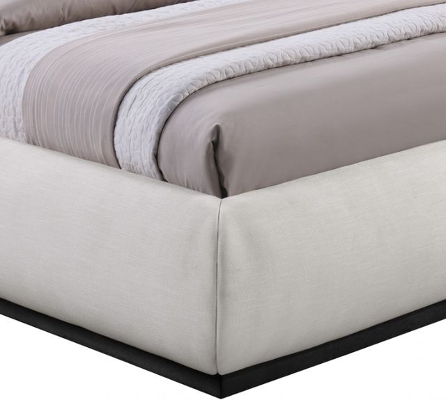 Meridian Furniture Vaughn Cream/Black Queen Linen Textured Upholstered Panel Bed-3