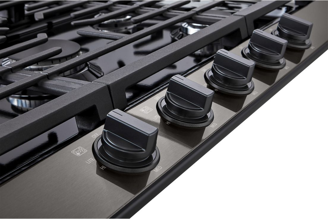 LG Studio 36" Gas Cooktop with SuperBoil Burner - Thumbnail 4