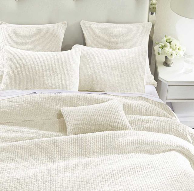 HiEnd Accents Stonewashed 3-Piece Vintage White King Bedding Bundle-1