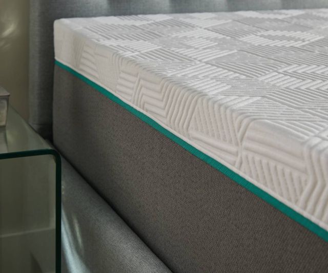 Corsicana Bedding Renue™ 14" Hybrid Medium Tight Top Twin Mattress-8