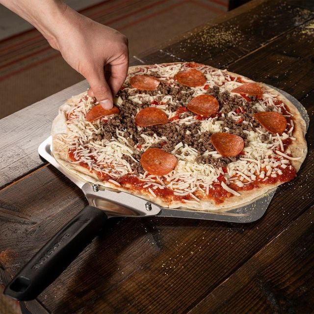 Blackstone® 12" Pizza Peel -2