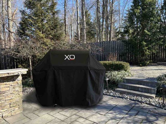 XO 32" Black XLT Freestanding Grill Cover-1