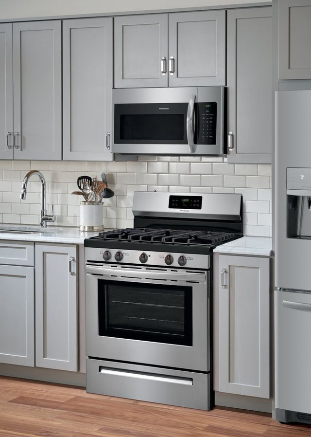 Frigidaire® 30" Stainless Steel Freestanding Gas Range-9