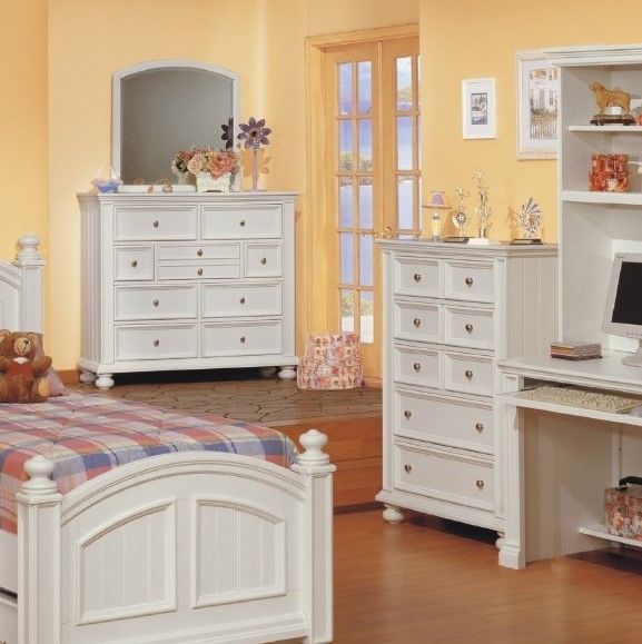 Winners Only® Cape Cod Eggshell White Chest-1