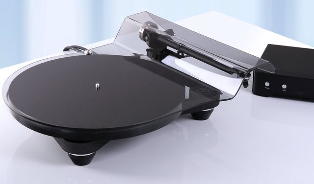 Rega Planar 8 Turntable-3