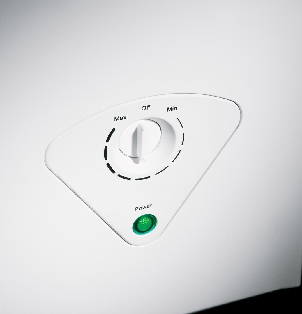 GE 10.6 cu. ft. Garage Ready Chest Freezer - Thumbnail 5