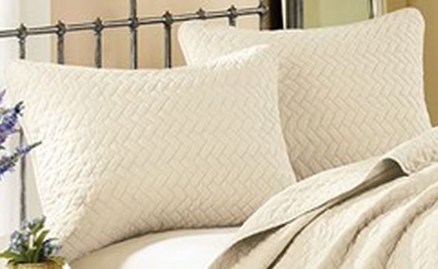 Olliix by Hampton Hill Ivory King Velvet Touch Coverlet Set-2