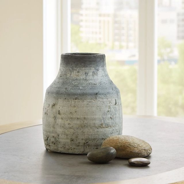 Signature Design by Ashley® Moorestone Black/Gray 11" Vase-3