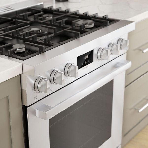 Bosch 800 Series 30" Stainless Steel Freestanding Gas Range