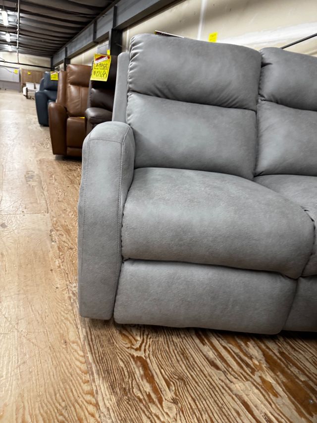 Southern Motion™ Customizable Kendall Power Reclining Sofa with Triple Power-2