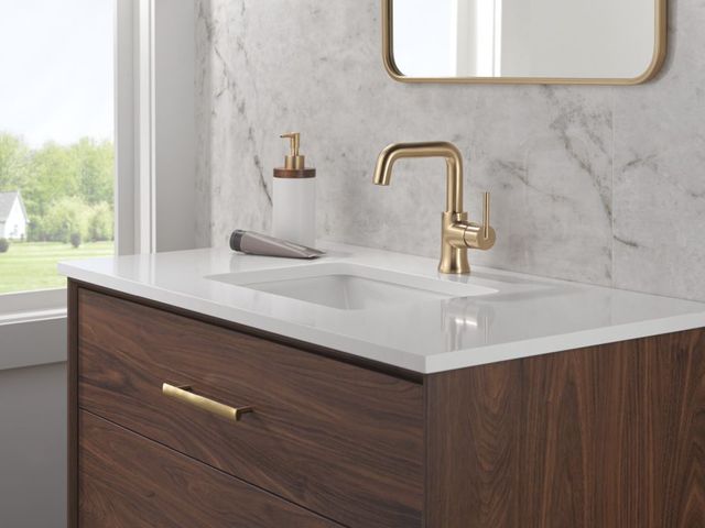 Delta Trinsic® Champagne Bronze Single Handle Lever Bathroom Faucet-2