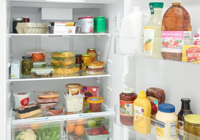 Frigidaire® 30" 21.6 Cu. Ft. White Freestanding Garage Ready Top Freezer Refrigerator-5