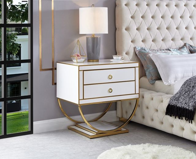 Meridian Furniture Alyssa White/Gold Side Table-2
