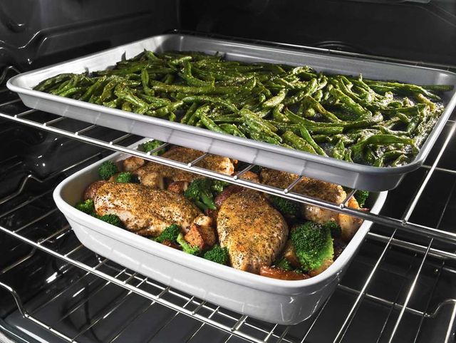 Whirlpool® 30" Fingerprint-Resistant Stainless Steel Smart Slide-In Gas Range-9