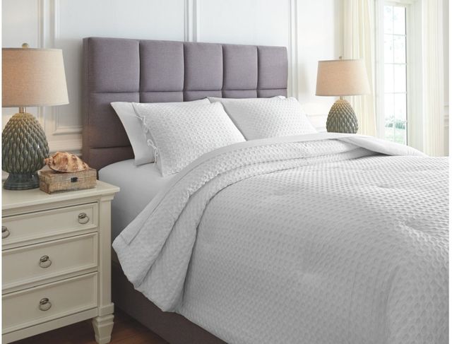 Signature Design by Ashley® Maurilio 3-Piece White Queen Comforter Set-1