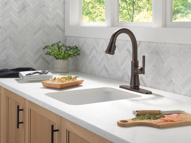 Delta Coranto® Venetian BronzeTouch2O® Bar / Prep Faucet with Touchless Technology-1