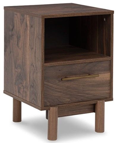 Signature Design by Ashley® Calverson 4-Piece Mocha Queen Bedroom Set-4