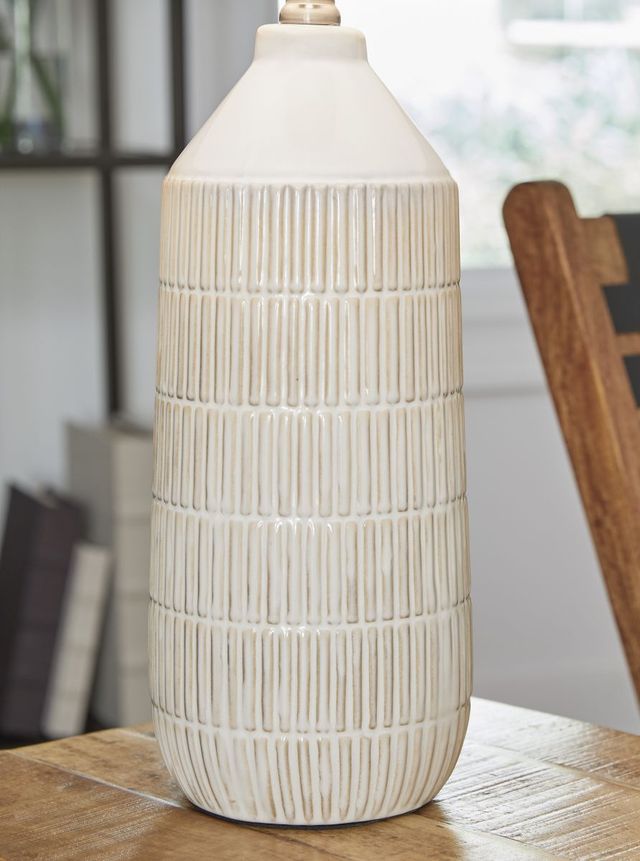 Signature Design by Ashley® Willport Off White Table Lamp-2