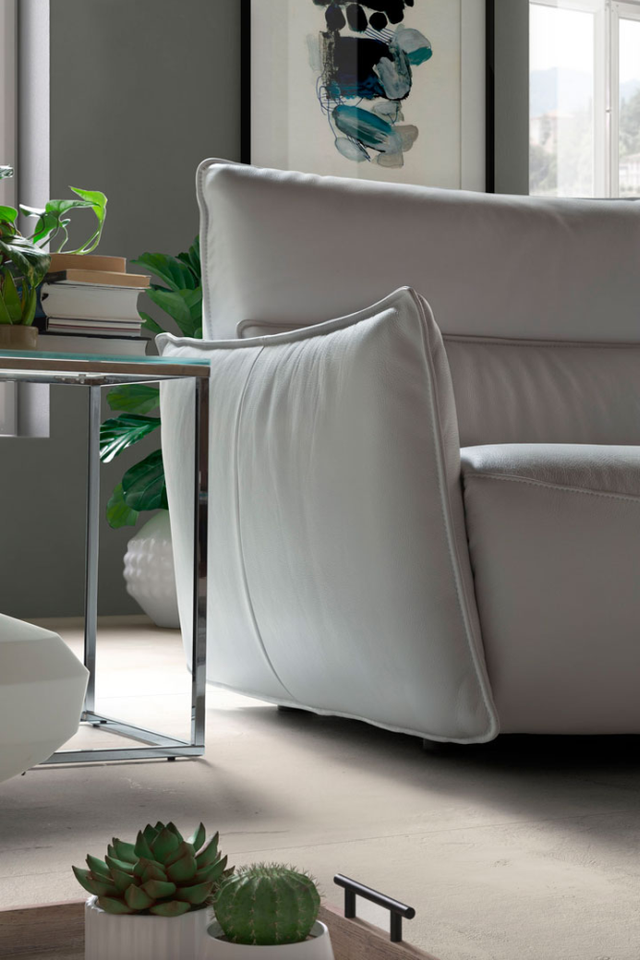 Natuzzi Editions Stupore 3-Piece Manual Reclining Left-Arm Facing Sectional and Chaise-1