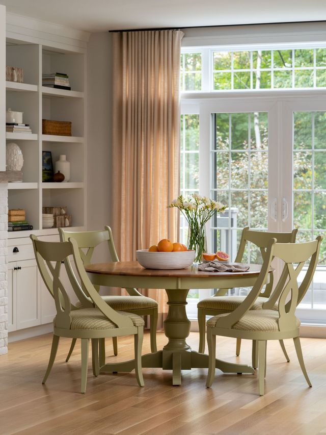 Canadel Customizable Champlain Shadow Washed Round XP Base Dining Table-3