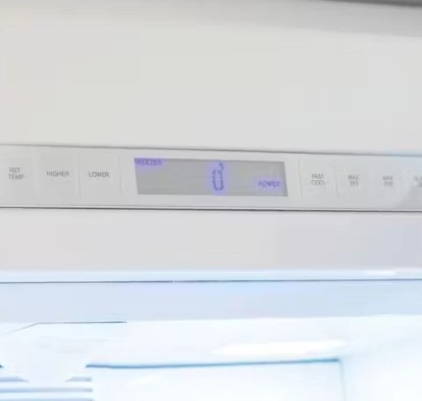 Viking® 5 Series 30 in. 17.8 Cu. Ft. Martini Counter Depth Right