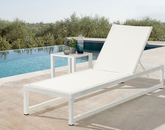 Meridian Furniture Maldives White Aluminum Outdoor End Table-4