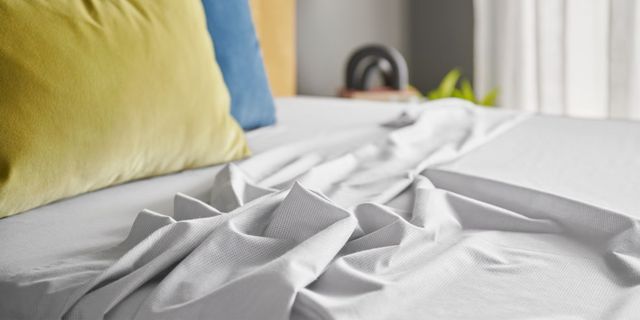 Tempur-Pedic® ProAir™ White Cotton/TENCEL™ Lyocell Queen Sheet Set-5