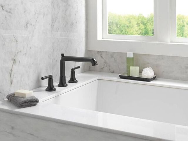 Delta Saylor® Matte Black 2-Handle Roman Tub Trim-2